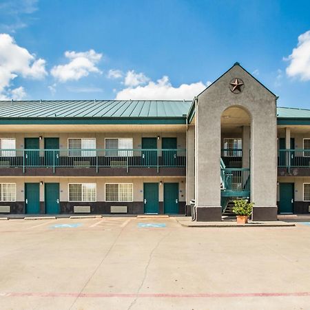 Americas Best Value Inn Fort Worth Exterior photo