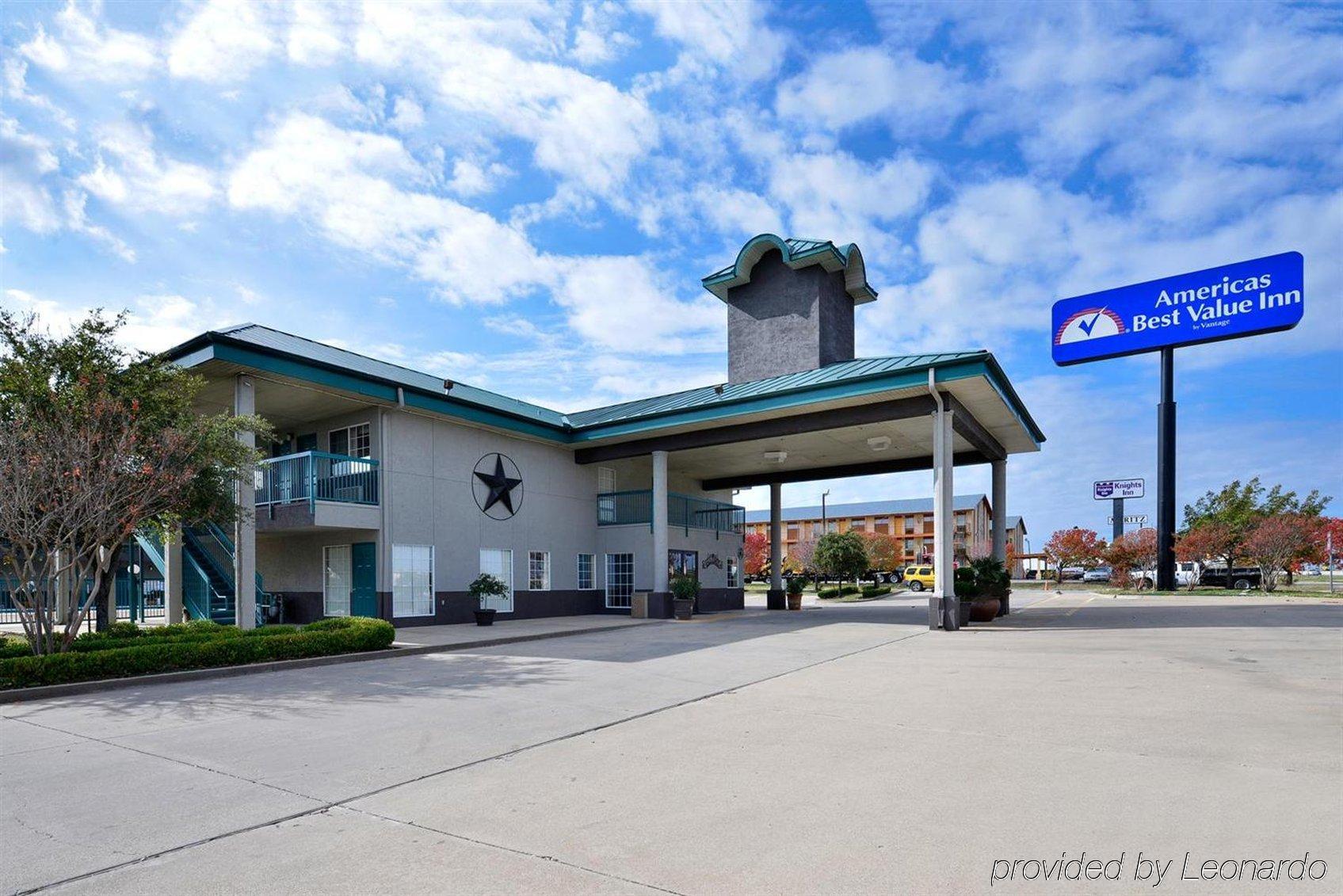 Americas Best Value Inn Fort Worth Exterior photo